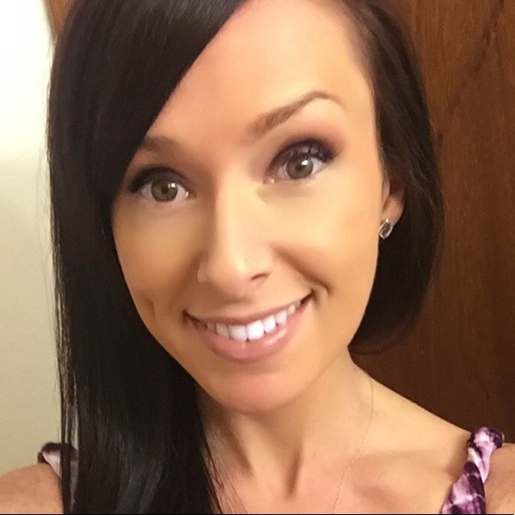 Meet your Posher, Mary - Picture 1 of 7